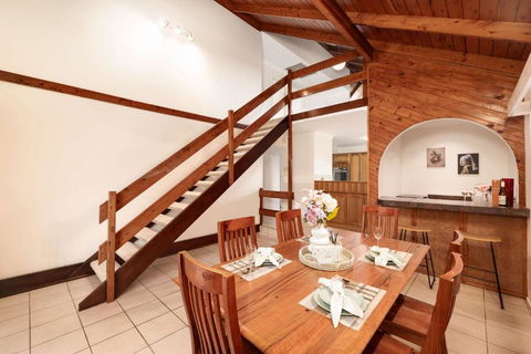 New 4BR Modern & Stylish Heritage Hideaway WiFi - Port Augusta Accommodation 1