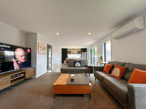 New Kingston Trampoline House - Port Augusta Accommodation 2
