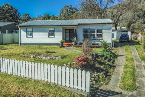 Mount Beauty 3BR Home - Port Augusta Accommodation 0