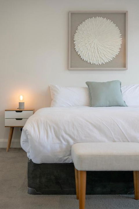 Newsom House - Stylish & Elegant Home With 4 King Beds - Port Augusta Accommodation 0