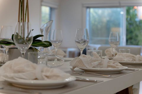 Newsom House - Stylish & Elegant Home With 4 King Beds - Port Augusta Accommodation 1