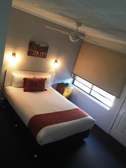 Nicholas Royal Motel - No Pets Allowed - Port Augusta Accommodation 0