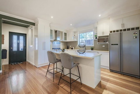 Nunawading Beautiful 3br Housedeckingcourtyard - Port Augusta Accommodation 3