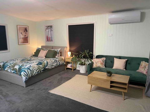 On Track Getaway - Port Augusta Accommodation 1