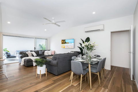 Park Avenue Terrace House Sleeps 9 - Port Augusta Accommodation 2