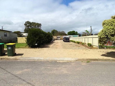 Passat Holiday Units - Unit 1 - Port Augusta Accommodation 1