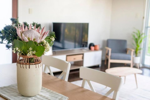 Peaceful Hills Escape: Charming 2-Story Retreat - Port Augusta Accommodation 3
