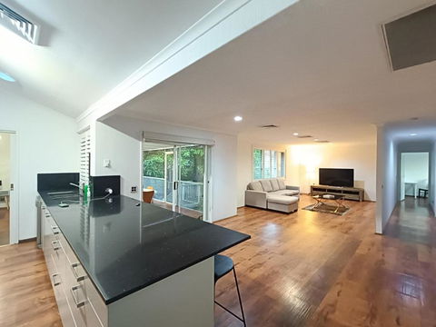 Peaceful Room In Modern Baulkham Hills Home - BH3 - Port Augusta Accommodation 1