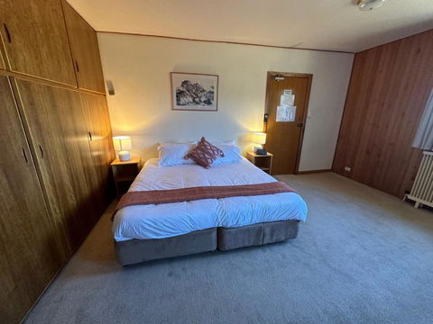 Peer Gynt Ski Lodge - Port Augusta Accommodation 1