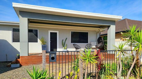 Pelican Lake Retreat - Port Augusta Accommodation 0