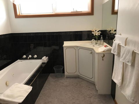 Penguin Seaside Homestay - Port Augusta Accommodation 3