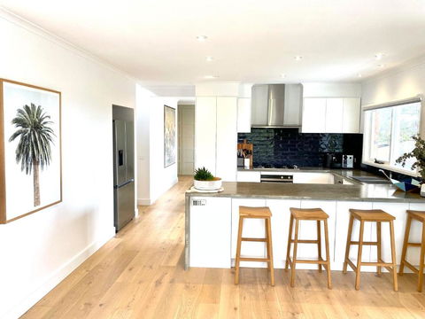Pool & Pet Friendly - Mornington Peninsula Beach House - Port Augusta Accommodation 2