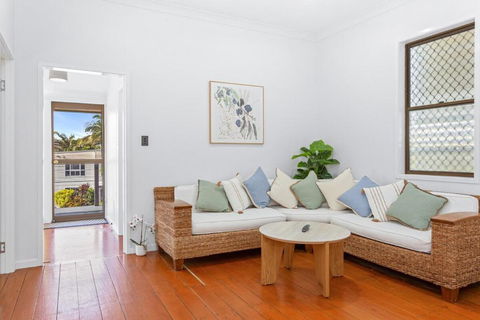 Perfect Cooee Bay Beach Getaway! - Port Augusta Accommodation 0