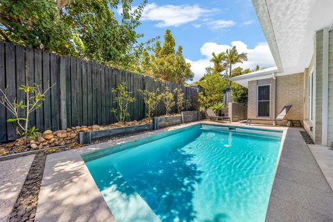 Pet Friendly Holiday Home With Pool On Alex - Port Augusta Accommodation 1