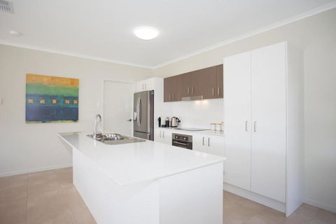 Petrie Beach Holiday Home - Port Augusta Accommodation 3