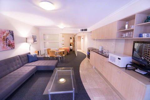 PI702 - Ideally Located Sydney CBD - Port Augusta Accommodation 0