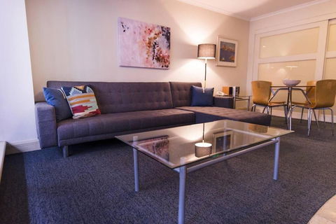 PI702 - Ideally Located Sydney CBD - Port Augusta Accommodation 2