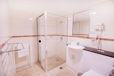 PI702 - Ideally Located Sydney CBD - Port Augusta Accommodation 3