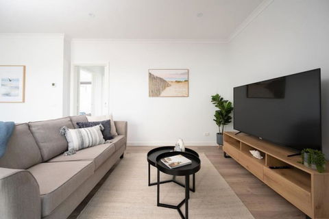 PIPER Modern Home Walk To Beach Shops Parks - Port Augusta Accommodation 1