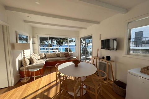 PIPI SHACK - Iconic Waterfront Shack Binalong Bay - Port Augusta Accommodation 2