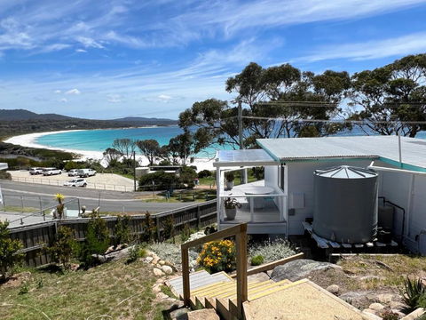 PIPI SHACK - Iconic Waterfront Shack Binalong Bay - Port Augusta Accommodation 1