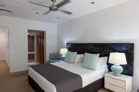 Port Douglas Mirage Villa#423 - Port Augusta Accommodation 2