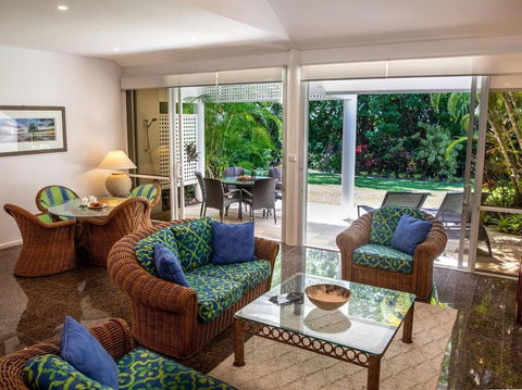 Port Douglas Mirage Villa#431- Absolute Beachfront - Port Augusta Accommodation 1