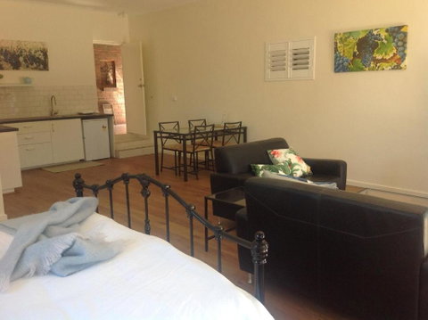 Port Elliot Rural Retreat - Port Augusta Accommodation 2