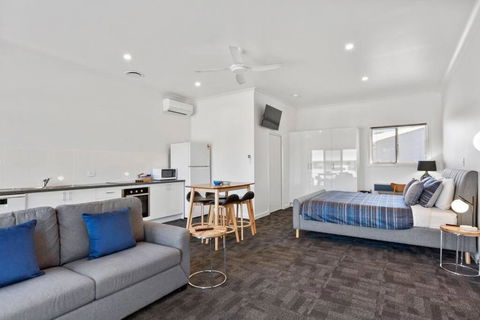 Port Lincoln Shark Apartment 4 - Port Augusta Accommodation 0