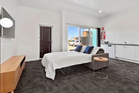 Port Lincoln Shark Apartment 6 - Port Augusta Accommodation 3