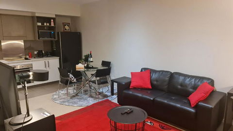 Qure Restaurant And Apartments Canberra Bruce - Port Augusta Accommodation 0