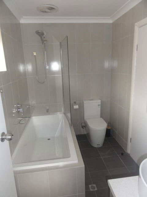 Prime Location & Spacious - Port Augusta Accommodation 3