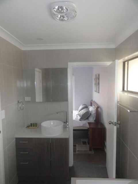 Prime Location & Spacious - Port Augusta Accommodation 2