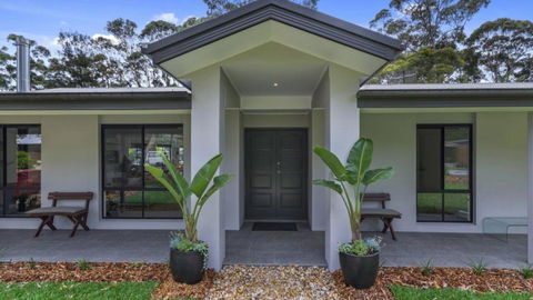 Private Luxury With Beach Views - Port Augusta Accommodation 1