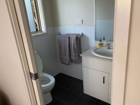 Private Room With Ensuite And Parking Close To Wollongong CBD - Port Augusta Accommodation 3