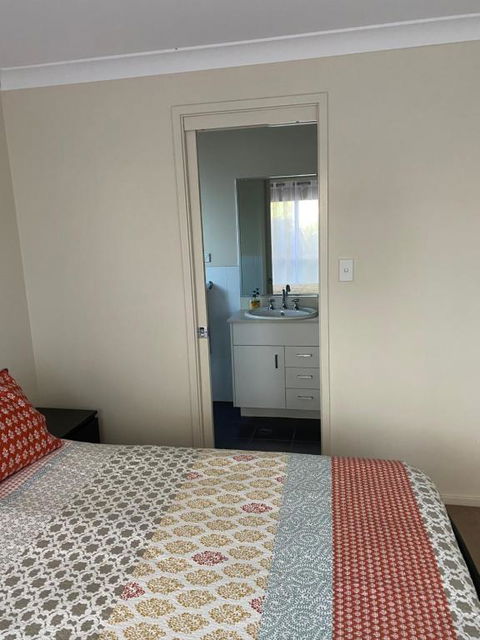 Private Room With Ensuite And Parking Close To Wollongong CBD - Port Augusta Accommodation 2