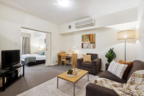 Prized Perth Retreat 1BDR - Port Augusta Accommodation 1