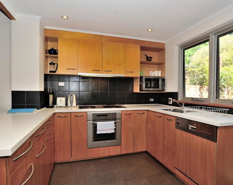 Pure Gold - Heritage 2 Bedroom Terraced Cottage - Port Augusta Accommodation 1
