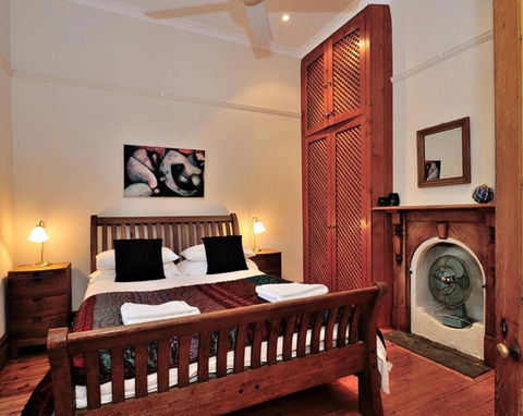 Pure Gold - Heritage 2 Bedroom Terraced Cottage - Port Augusta Accommodation 3