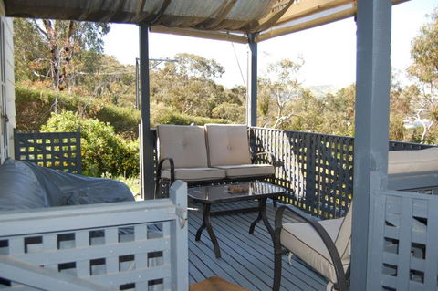 Quaint Cottage Nestled Amongst The Trees - Port Augusta Accommodation 2