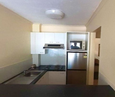 Quiet Unit In Leafy Hotel - Port Augusta Accommodation 2