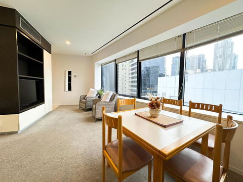 QV Central Oasis Contemporary City Getaway - Port Augusta Accommodation 2