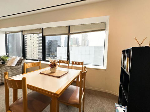 QV Central Oasis Contemporary City Getaway - Port Augusta Accommodation 1
