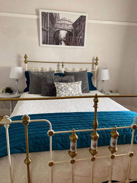R&R Blue Diamond Luxury Cottage Maryborough, Vic - Port Augusta Accommodation 1