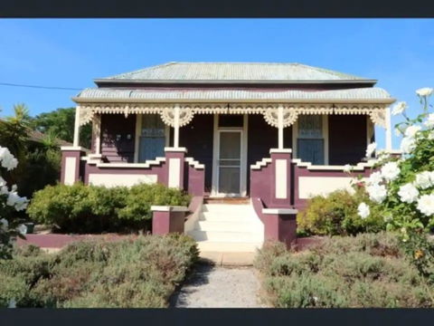 R&R Blue Diamond Luxury Cottage Maryborough, Vic - Port Augusta Accommodation 0