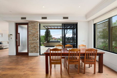 Ra Wonga - Queenscliff Beach House - Port Augusta Accommodation 1