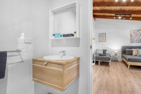 Recharge In Waurn Ponds - Port Augusta Accommodation 1