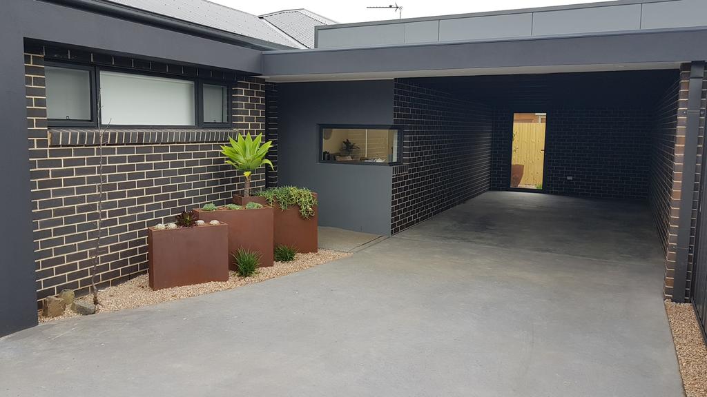 Sale VIC Port Augusta Accommodation