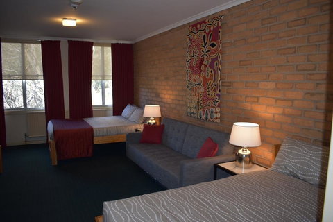 Attunga Alpine Lodge & Apartments - Port Augusta Accommodation 3