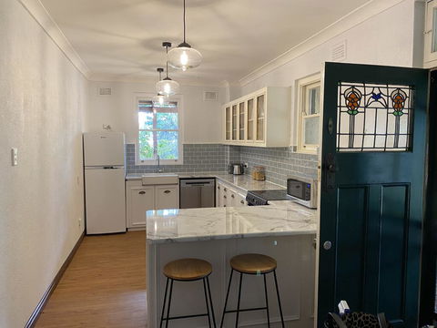 Avoca House - Circa 1900 Gorgeous Federation Home - Port Augusta Accommodation 2